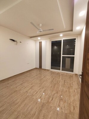 Room in 3 BHK Builder Floor at BPTP District Phase 2, Sector 84 – for Sale