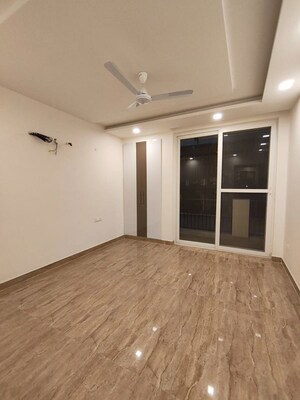 Room in 3 BHK Builder Floor at BPTP District Phase 2, Sector 84 – for Sale