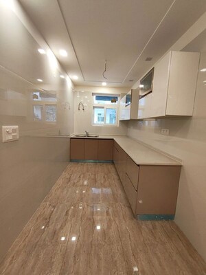 Kitchen in 3 BHK Builder Floor at BPTP District Phase 2, Sector 84 – for Sale
