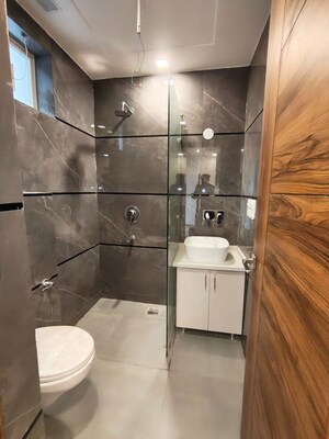 Bathroom in 3 BHK Builder Floor at BPTP District Phase 2, Sector 84 – for Sale