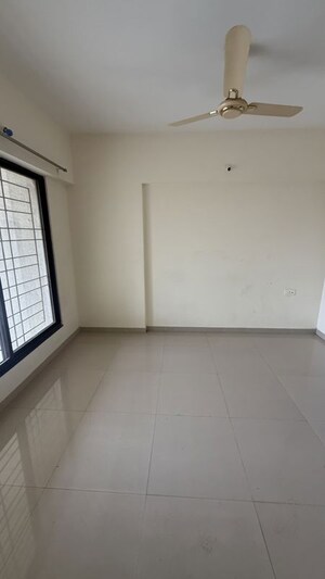 Room in 2 BHK Apartment at Majestique City, Wagholi – for Rent