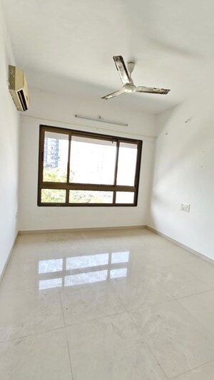 Room in 3 BHK Apartment at Kanakia Levels, Malad East – for Rent