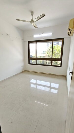 Room in 3 BHK Apartment at Kanakia Levels, Malad East – for Rent