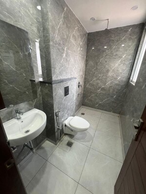 Bathroom in 1 BHK Independent House at Sector 42 – for Rent