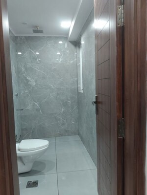 Bathroom in 1 BHK Independent House at Sector 42 – for Rent