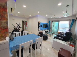 Team Area in 2 BHK Apartment at DB Woods, Goregaon East – for Rent
