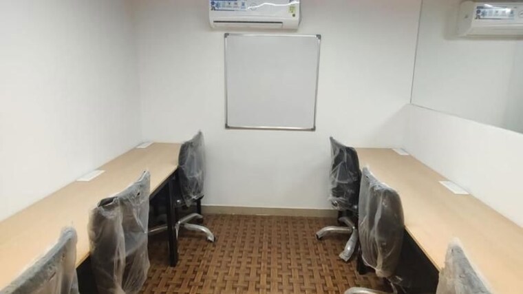 Team Area, bandra west Commercial Office Space 780 Sq.Ft. In Bandra West Mumbai 10673129