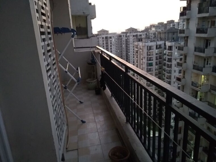 Balcony, sethi-max-royal 3 Bedroom 1440 Sq.Ft. Apartment In Sector 76 Noida 10673157