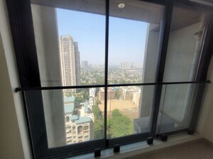 Room in 2 BHK Apartment at Dosti Eastern Bay Phase 1, Wadala – for Rent