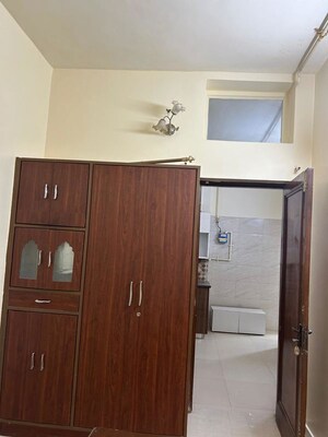 Furnished Amenities in 3 BHK Builder Floor at East Of Kailash – for Rent