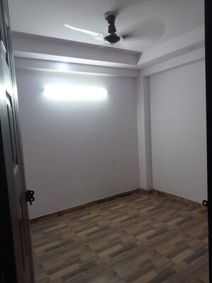Room in 2 BHK Builder Floor at Ozone Apartment, Sector 104 – for Rent