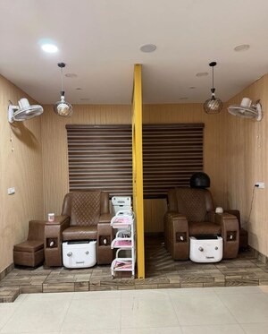  Showroom – Exterior View View at Gomti Nagar - for Rent