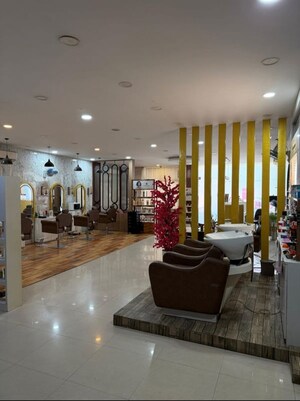  Showroom For Rent in Gomti Nagar