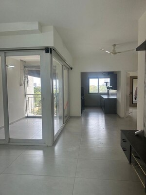 Room in 2 BHK Apartment at Casagrand Boulevard, Hennur Road – for Rent