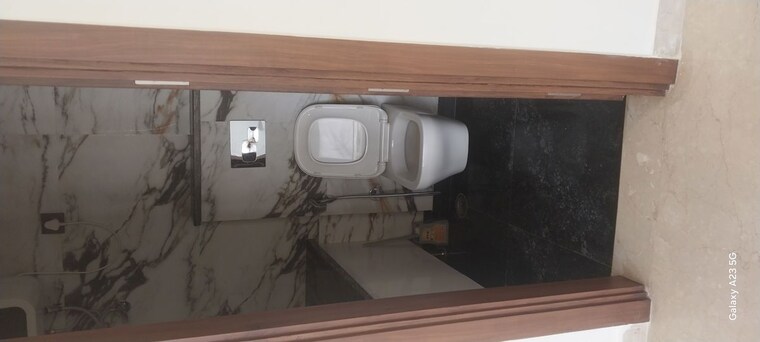Bathroom, new rajinder nagar 3 Bedroom 125 Sq.Yd. Builder Floor In New Rajinder Nagar Delhi 10673218