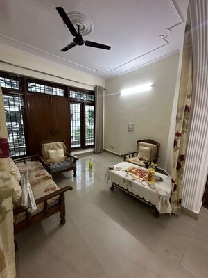 Living Room in 2 BHK Builder Floor at Palam Vihar – for Rent