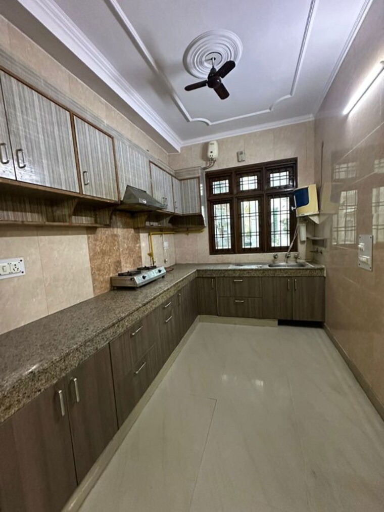Kitchen, palam vihar 2 Bedroom 150 Sq.Yd. Builder Floor In Palam Vihar Gurgaon 10673245