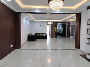 3 BHK Builder Floor For Rent in Sector 21