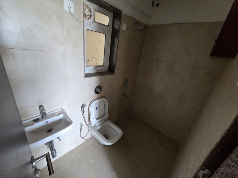 Bathroom, suraj-heritage 1 Bedroom 590 Sq.Ft. Apartment In Owale Thane 10673268