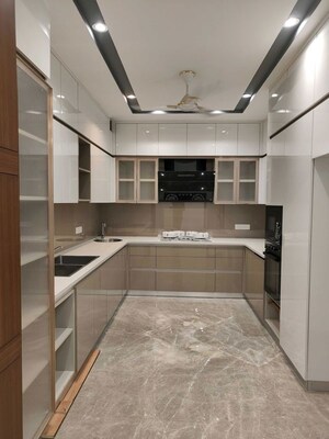 Kitchen in 3 BHK Builder Floor at Sector 21 – for Rent