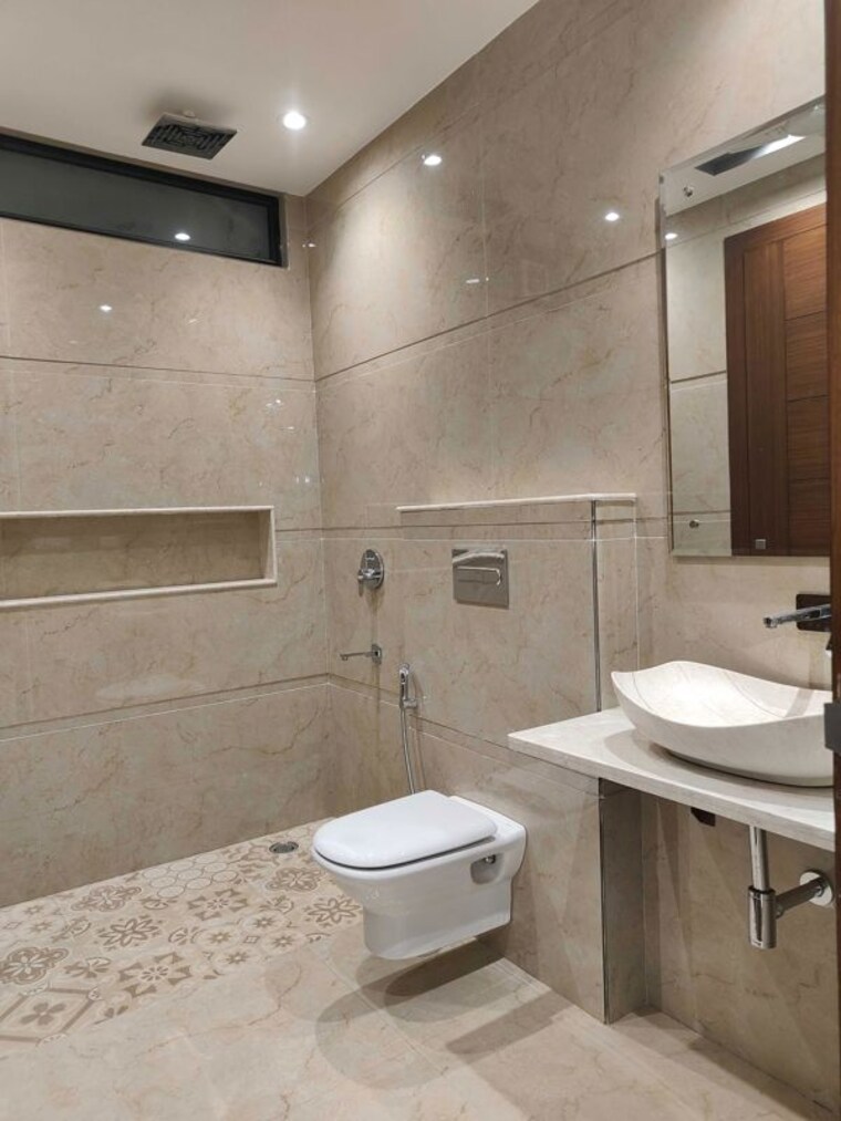 Bathroom, sector 21 3 Bedroom 1550 Sq.Ft. Builder Floor In Sector 21 Gurgaon 10673279