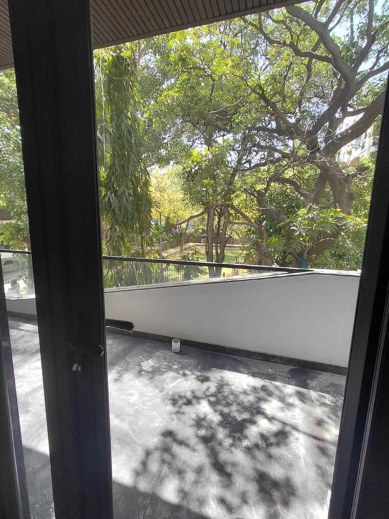 Balcony, kalkaji 3 Bedroom 1900 Sq.Ft. Builder Floor In Kalkaji Delhi 10673283
