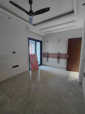 Room in 3 BHK Builder Floor at Kalkaji – for Rent