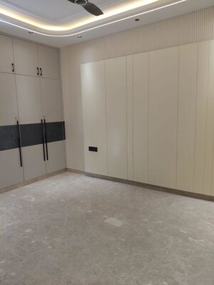 Room in 3 BHK Builder Floor at Kalkaji – for Rent