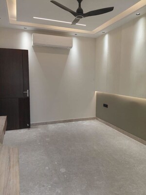 Room in 3 BHK Builder Floor at Kalkaji – for Rent