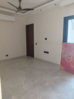 Room in 3 BHK Builder Floor at Kalkaji – for Rent