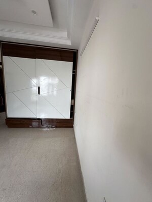Room in 3 BHK Builder Floor at Sector 22 – for Rent
