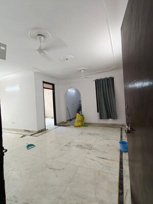 Room in 3 BHK Builder Floor at Saket – for Rent