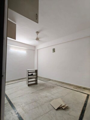 Room in 3 BHK Builder Floor at Saket – for Rent