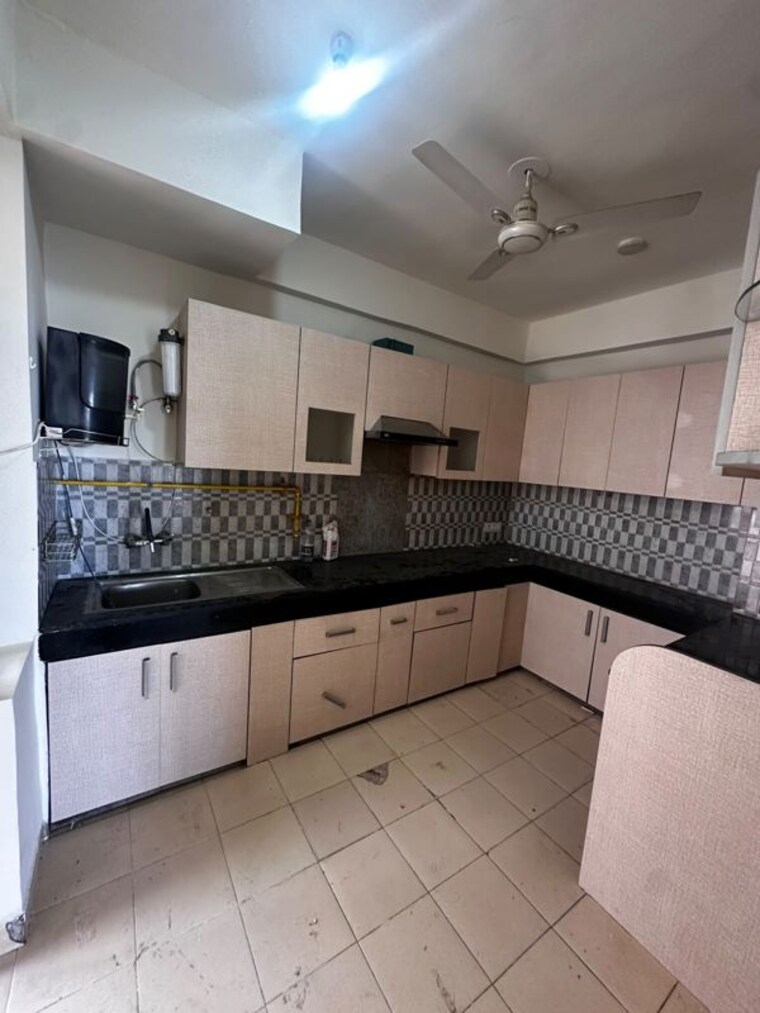 Kitchen, tulip-ivory 4 Bedroom 2400 Sq.Ft. Apartment In Sector 70 Gurgaon 10673344