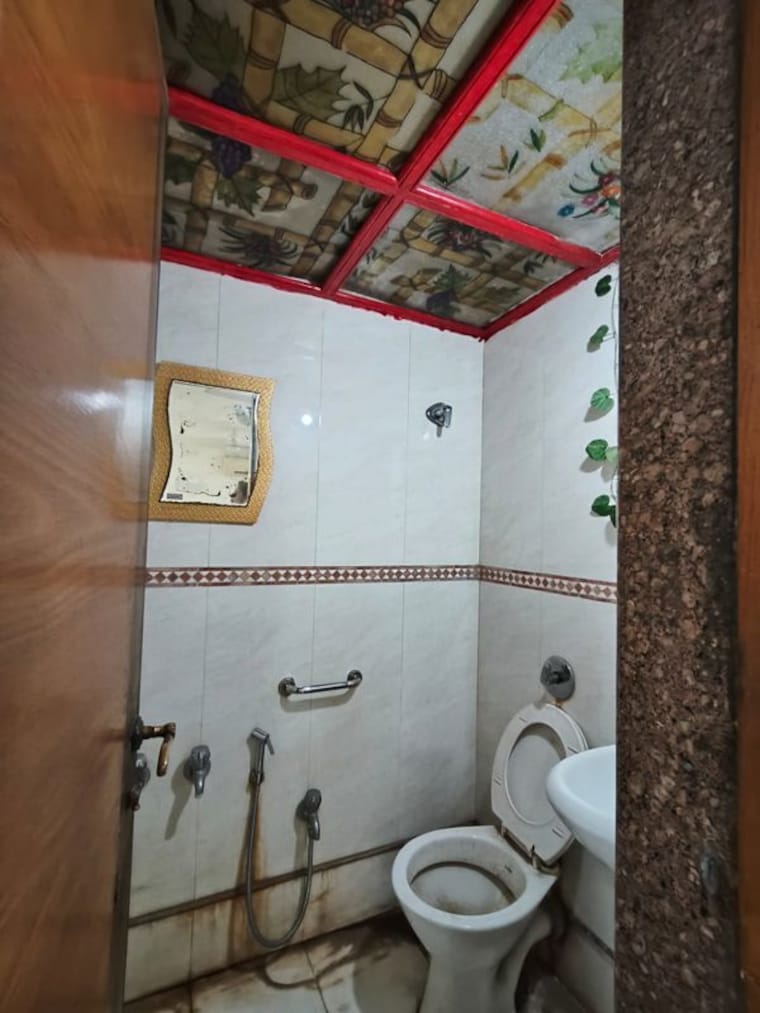 Bathroom, upvan-tower 3 Bedroom 11000 Sq.Ft. Apartment In Malad East Mumbai 10673336