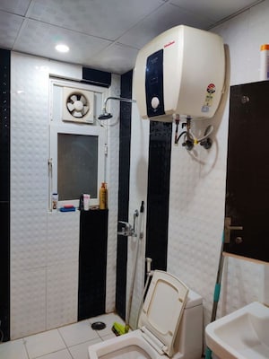 Furnished Amenities in 3 BHK Apartment at Ace Golfshire, Sector 150 – for Rent