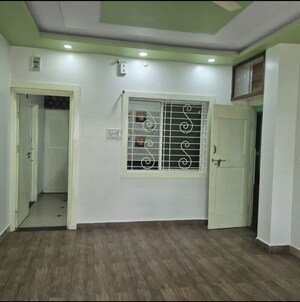 Room in 1 RK Apartment at Shah Industrial Estate Chembur, Chembur – for Sale