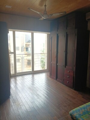 Room in 3 BHK Apartment at Shiv Shakti Complex, Andheri West – for Rent