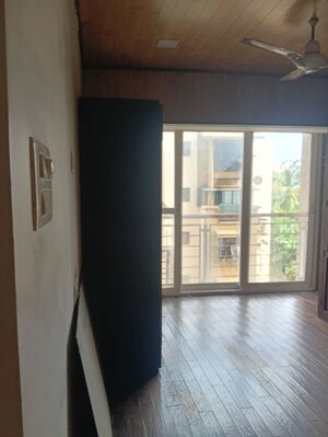 Room in 3 BHK Apartment at Shiv Shakti Complex, Andheri West – for Rent
