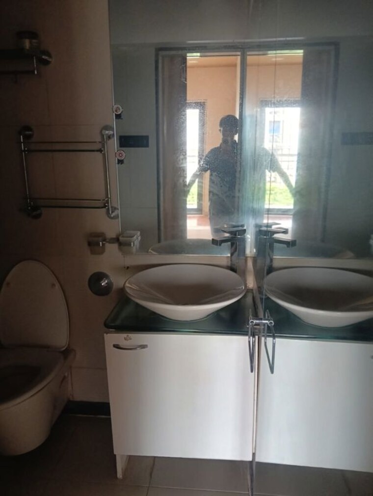 Bathroom, shiv-shakti-complex 3 Bedroom 1100 Sq.Ft. Apartment In Andheri West Mumbai 10673351