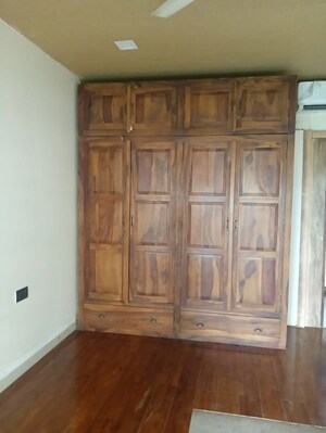Room in 3 BHK Apartment at Shiv Shakti Complex, Andheri West – for Rent