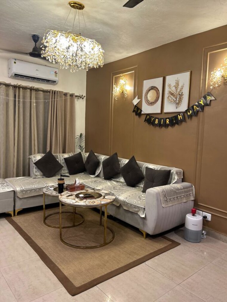 Living Room, paras-tierea 2 Bedroom 1045 Sq.Ft. Apartment In Sector 137 Noida 10673430
