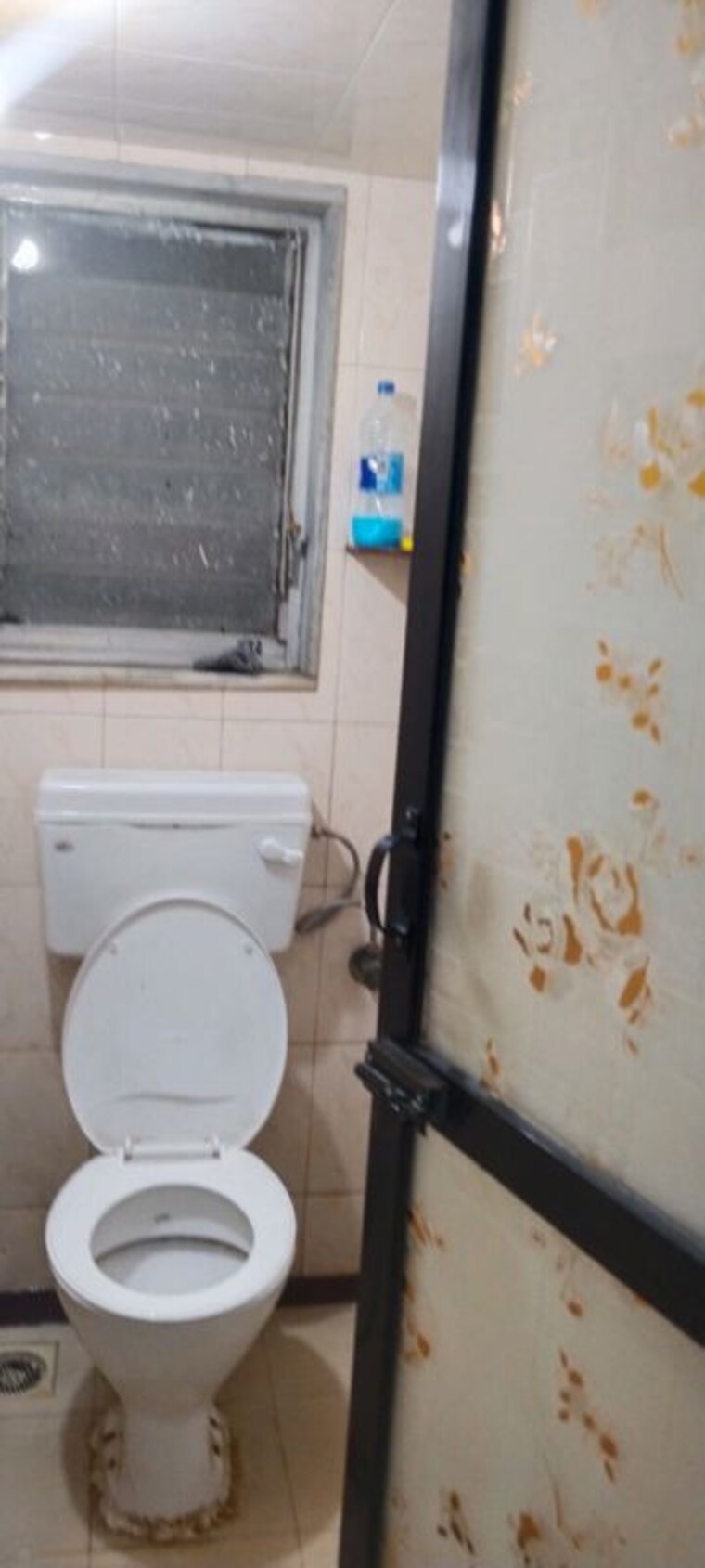 Bathroom, sion west 2 Bedroom 550 Sq.Ft. Apartment In Sion West Mumbai 10673438