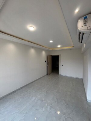 Room in 2 BHK Apartment at Paradigm 71 Midtown, Chembur – for Sale