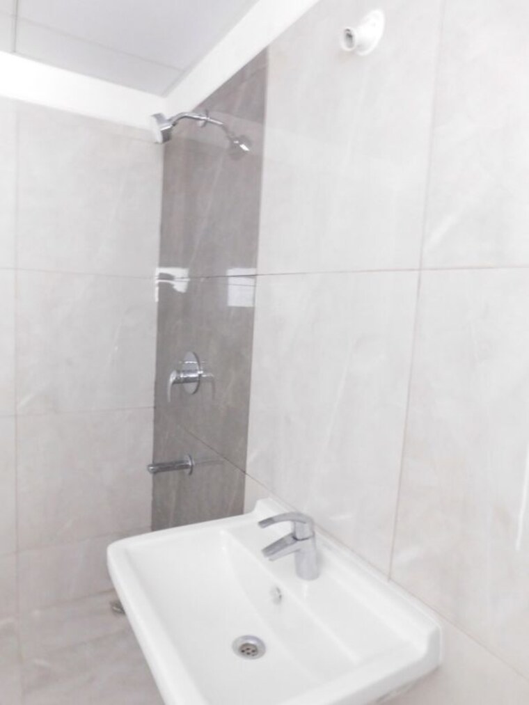 Bathroom, rajapushpa-imperia 2 Bedroom 1350 Sq.Ft. Apartment In Tellapur Hyderabad 10673461