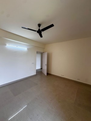 Room in 4 BHK Apartment at Tulip Ivory, Sector 70 – for Sale