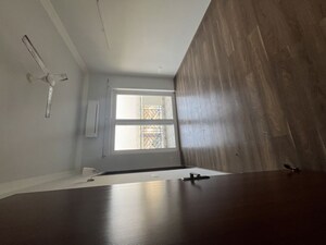 Room in 4 BHK Apartment at Central Park Flower Valley Aqua Front Towers, Sohna Sector 33 – for Sale