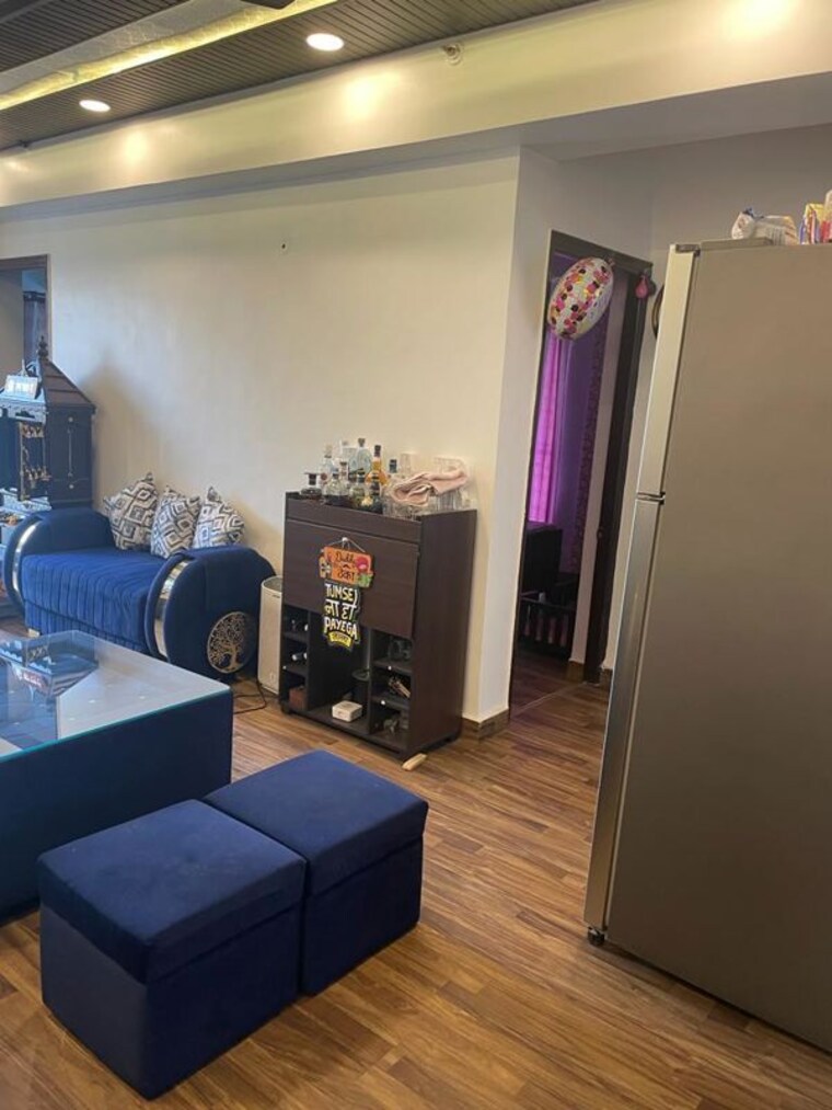 Living Room, paras-tierea 3.5 Bedroom 1265 Sq.Ft. Apartment In Sector 137 Noida 10673444