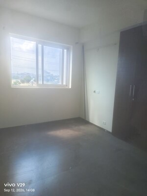 Room in 4 BHK Apartment at Paras Irene, Sector 70a – for Sale