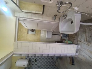 Bathroom in 2.5 BHK Builder Floor at Sheikh Sarai – for Rent